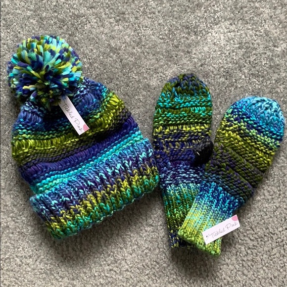 Anthropologie Accessories - Tickled Pink Pom Hat & Mittens